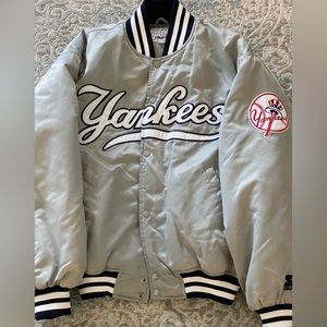 Vintage Fit Starter Jacket Size M. Quilted lining with inside chest pocket.